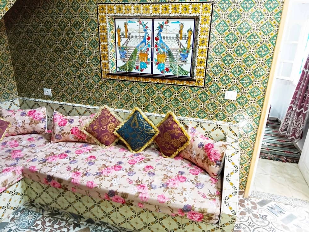 منزل مؤثث ، يبعد 🔹1 دقيقة مشي🔹 عن البحر ، في قصور الساف في ولاية المهدية