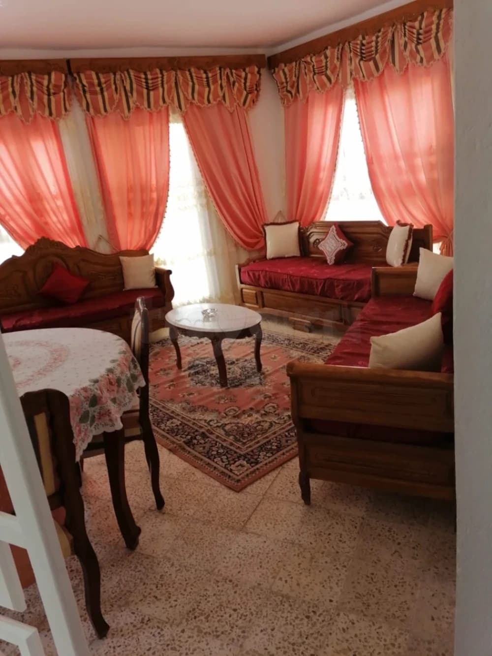 للكراء طابق فيلا غرفتين و صالة باردو route-x