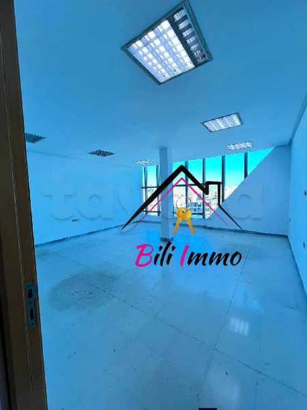 un spacieux bureau A+1 sur la route gp1