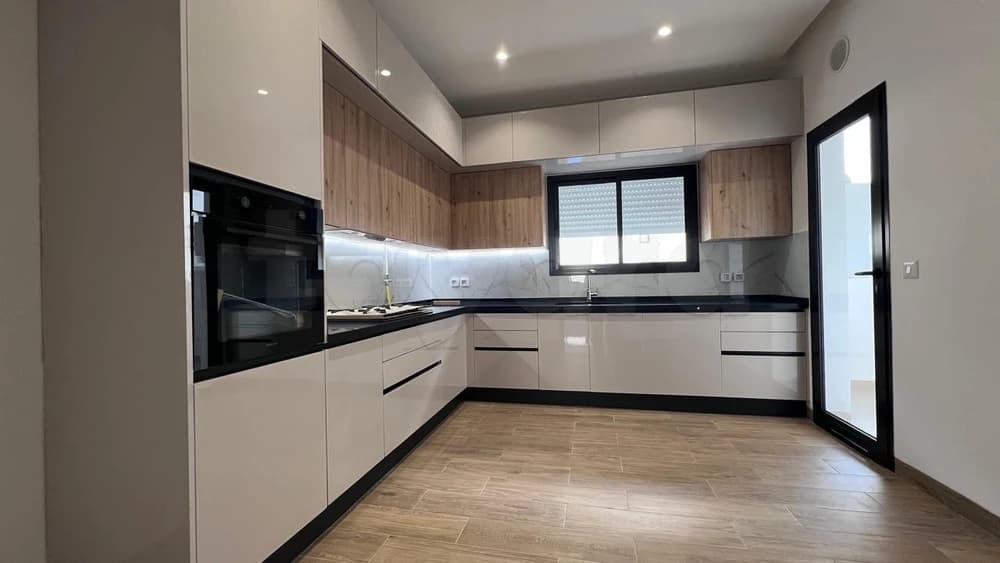 À vendre – Appartement S+3 neuf à Jardin de Carthage