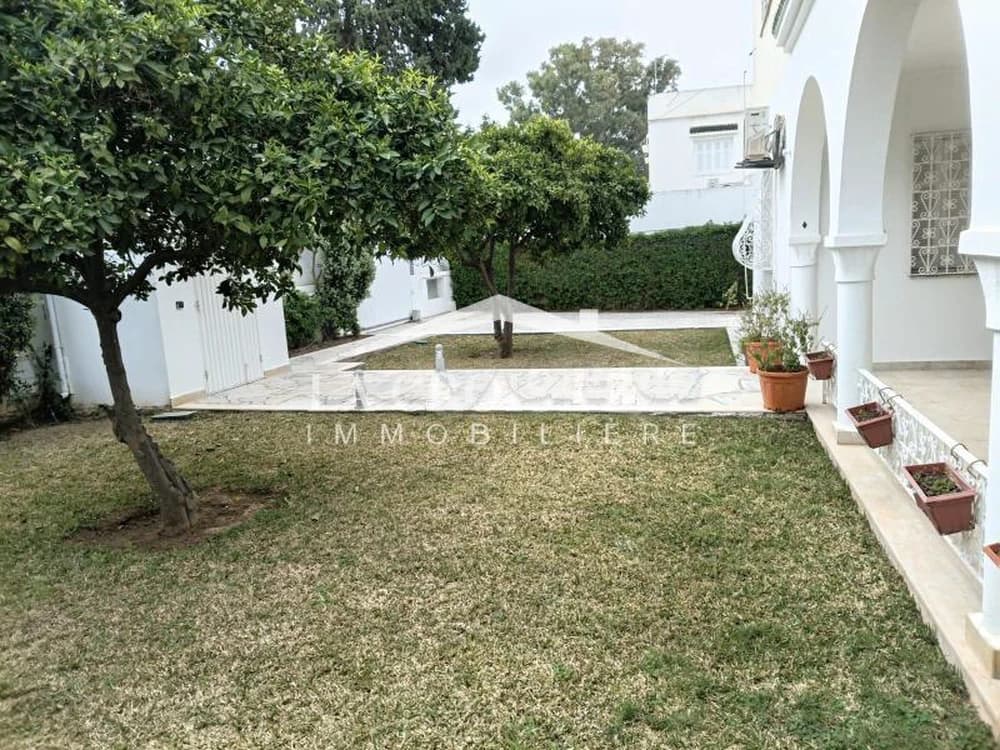 Rez-de-chaussée de villa s3 avec jardin à louer à La Marsa MRCL0347
