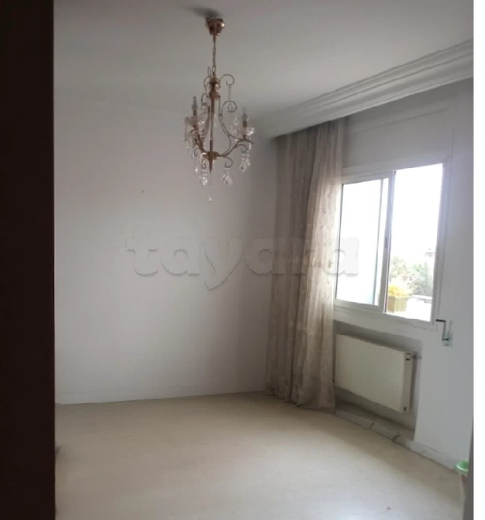 A vendre appartement s+2 3éme étage Ariana 