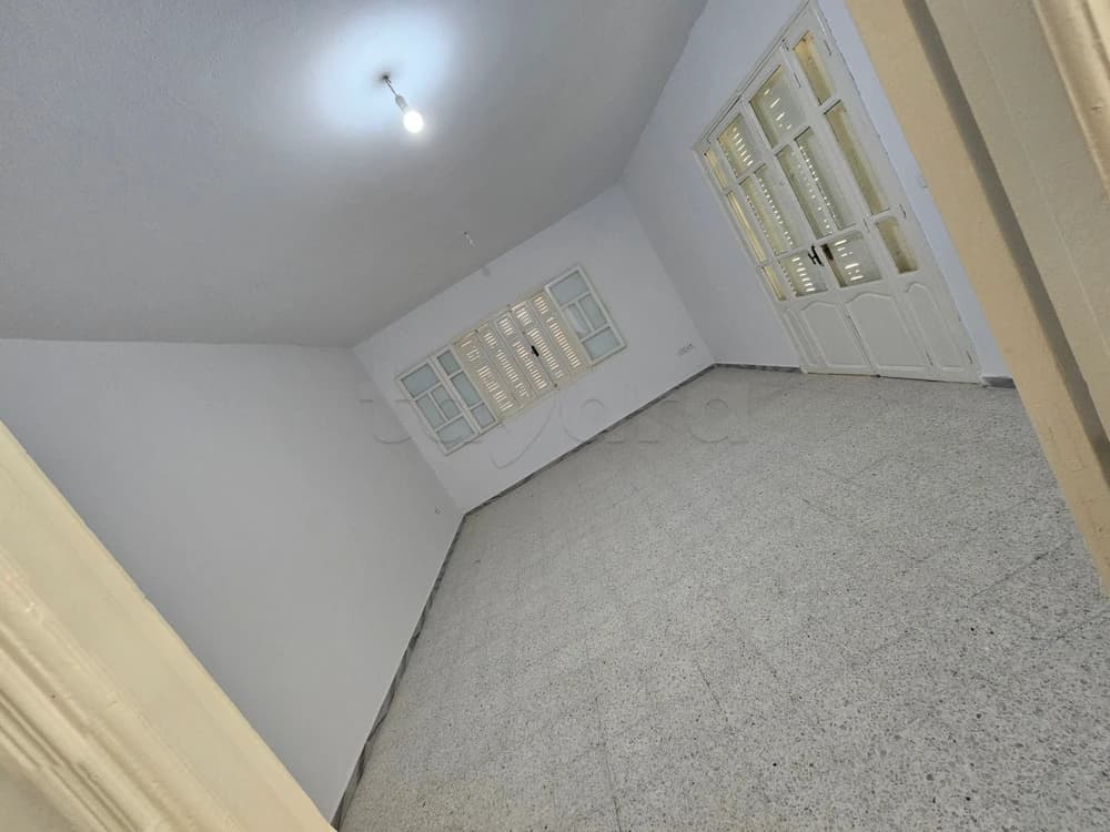 Maison à louer S+3 Rez-de-chaussée 