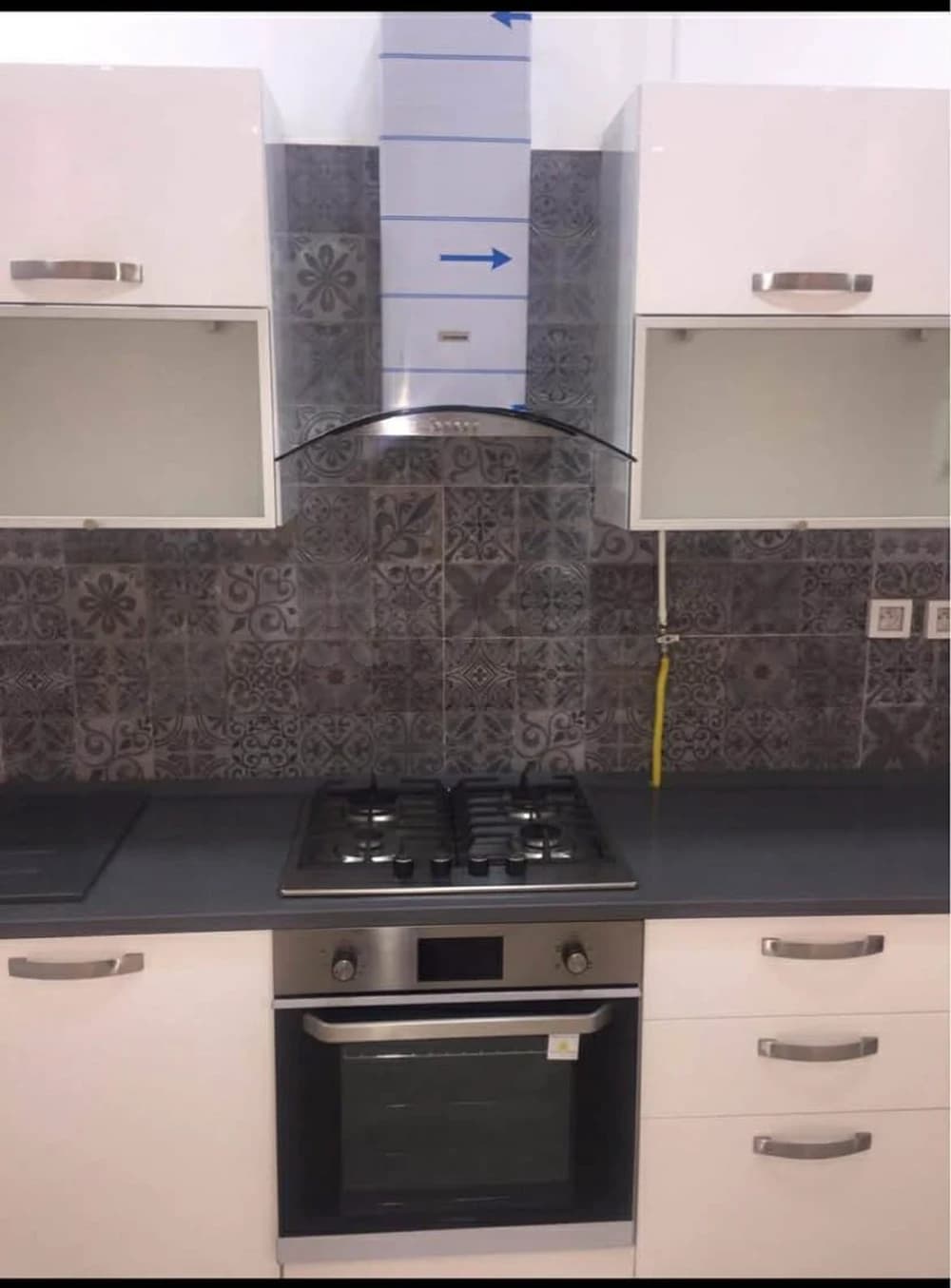 A louer un S+1 propre au RDC - Rue de Parc ( Soukra ) - 53 026 545