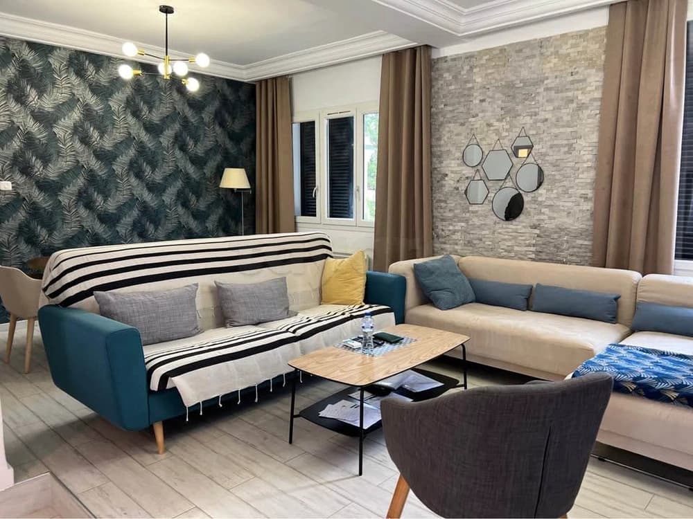 À Vendre – Belle Villa avec Studio Indépendant et Jardin à La Corniche, Bizerte