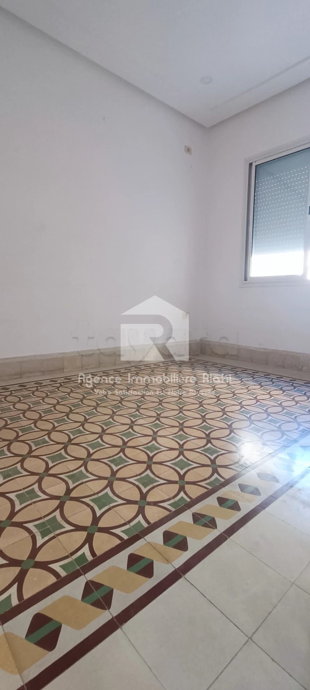 A LOUER |  (2)  bureaux  A+2 A+3  |  centre ville prés école de soeur