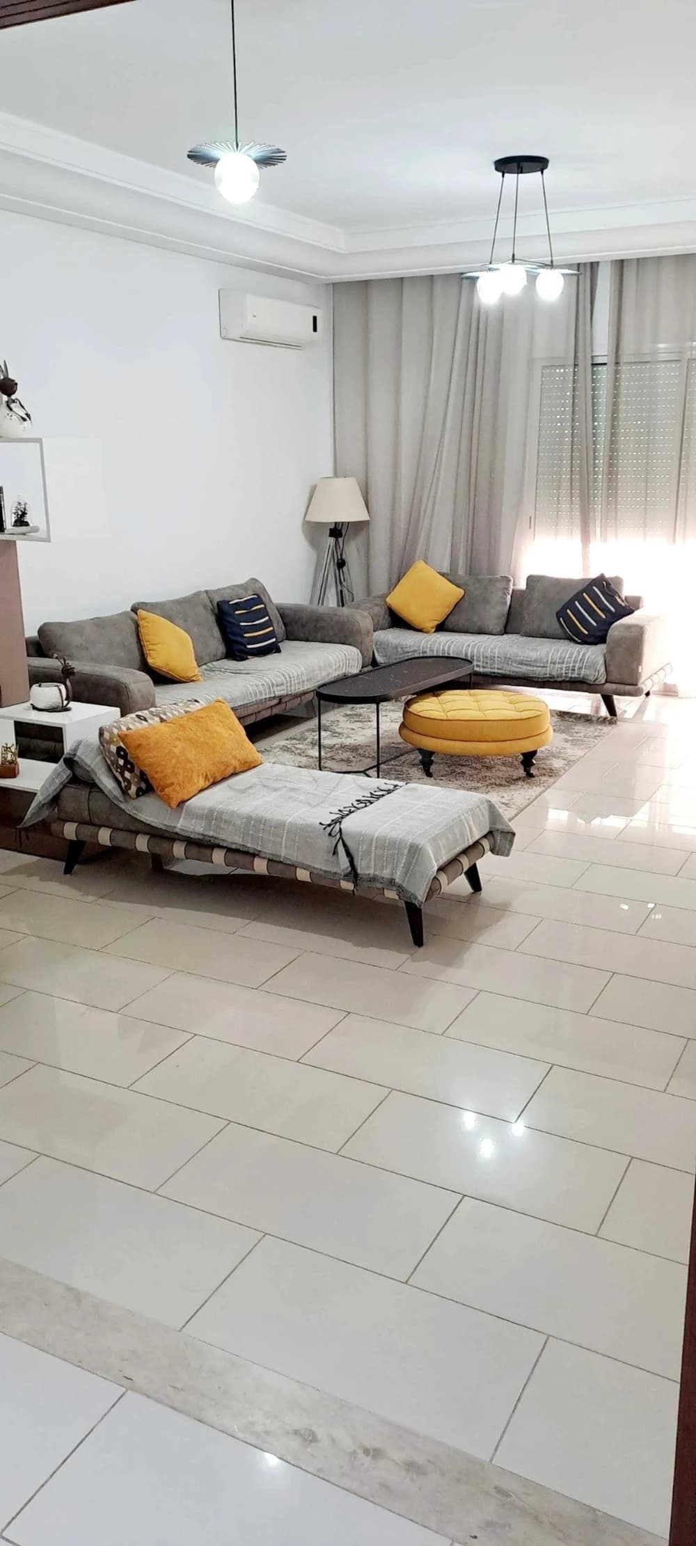 S4 meublé Neuf Cité les Palmeraies l'aouina pour étranger à l'année 