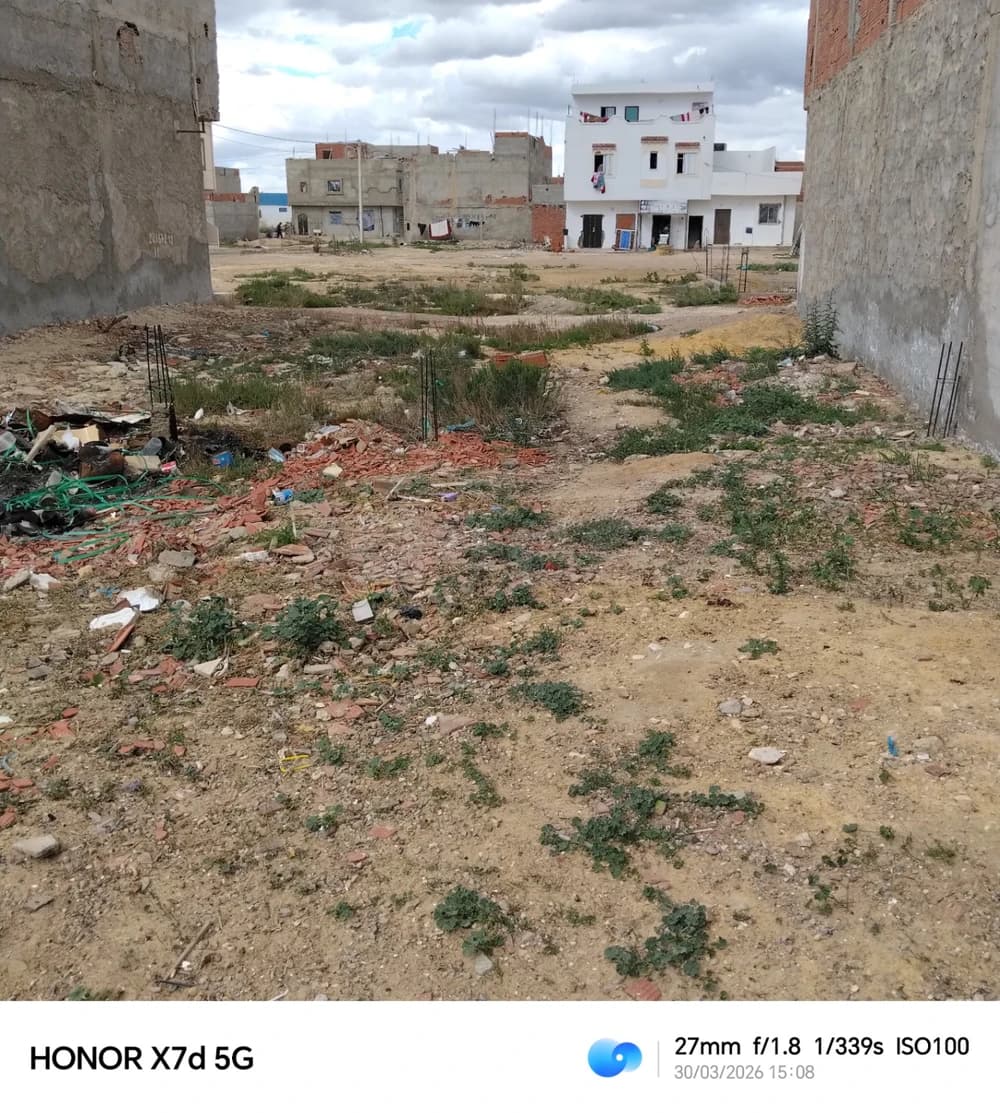 قطعة أرض جاهزة للبناء بحي الملاجي القيروان 120 متر مربع 
