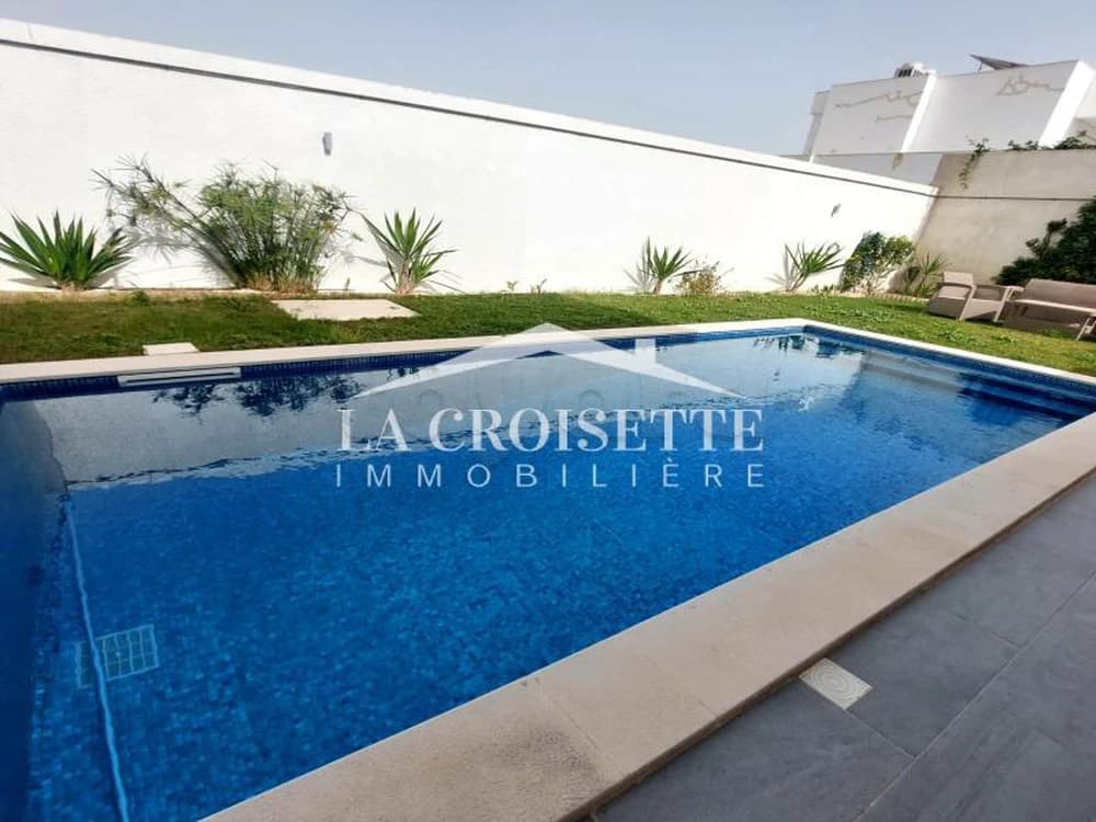 Villa S+4 avec piscine à louer à La Soukra MVL1311 