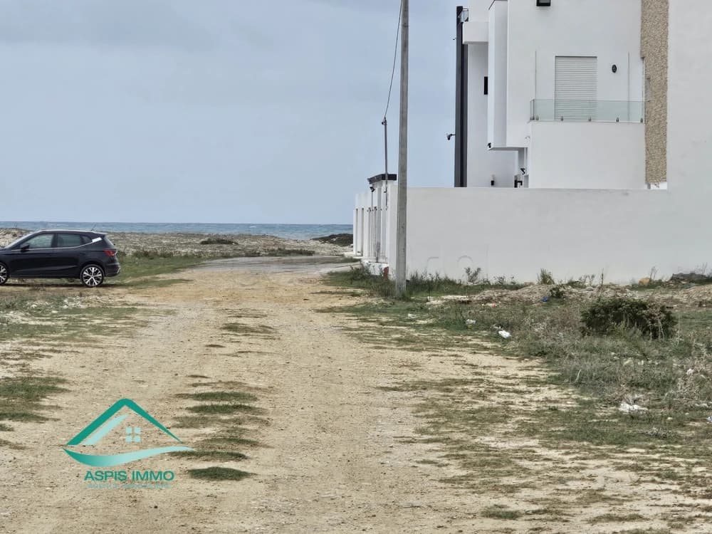 Terrain à 50 mètres plage Ain Grinz Kelibia 