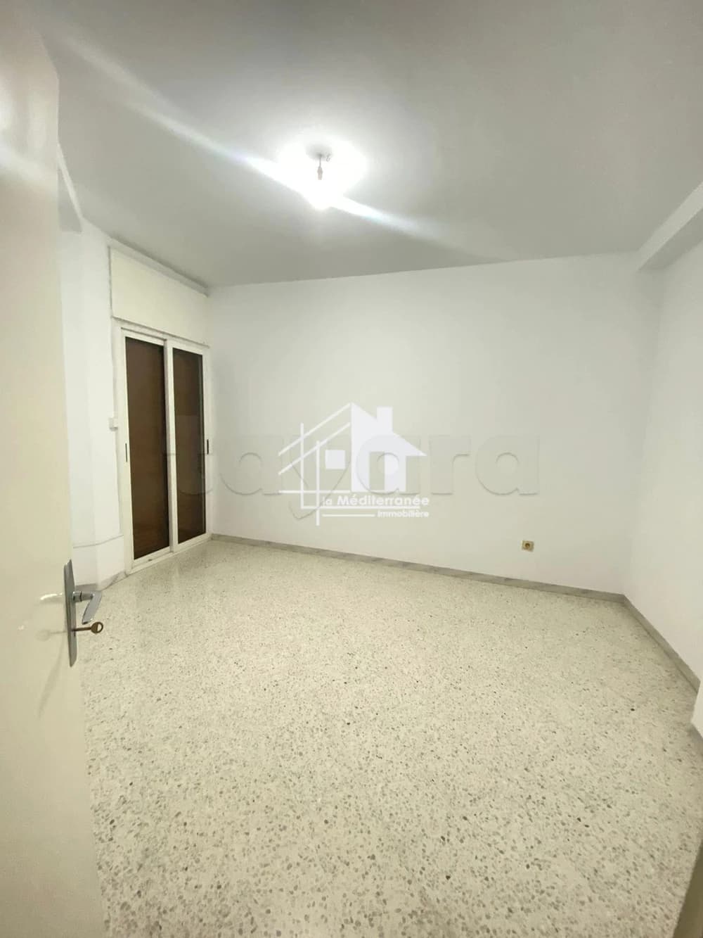 A louer un Bureau H+3 à Avenue habib Bourguiba