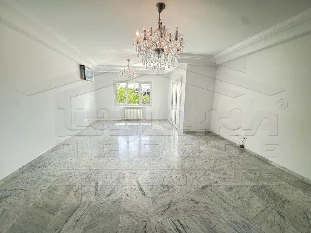 À LOUER UN JOLI APPARTEMENT S+3 À LA  MARSA