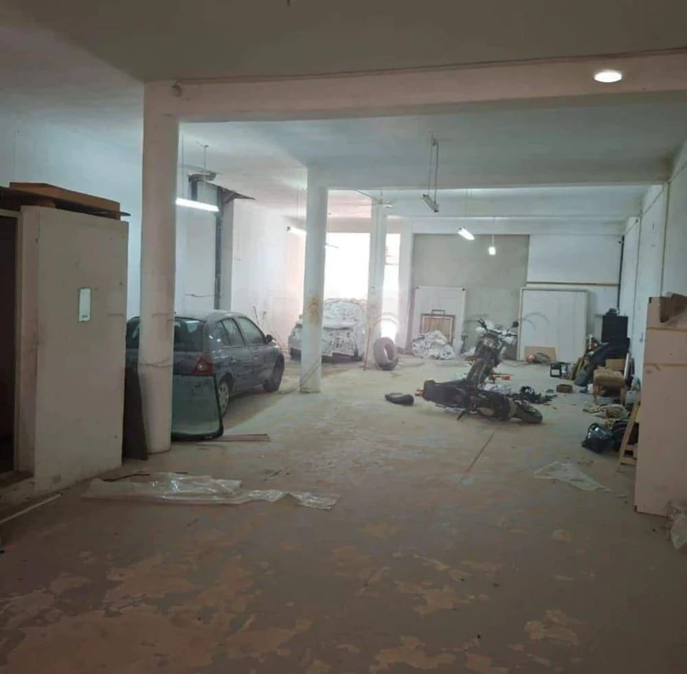 Dépôt à bhar lazrak 200m2  bonne visibilité 