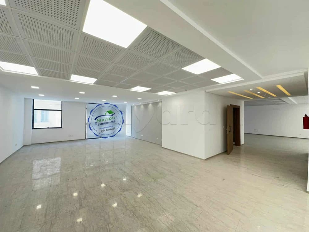 A louer immeuble neuf 1235 m² au Belvédère