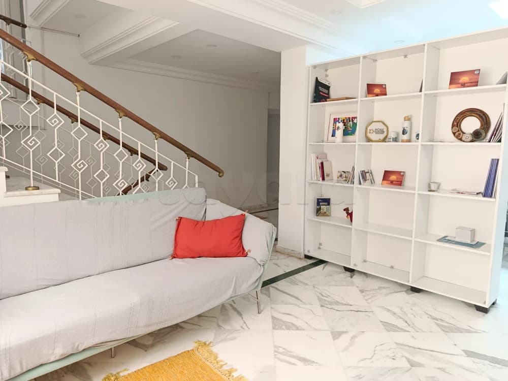 A LOUER VILLA A USAGE BUREAUTIQUE