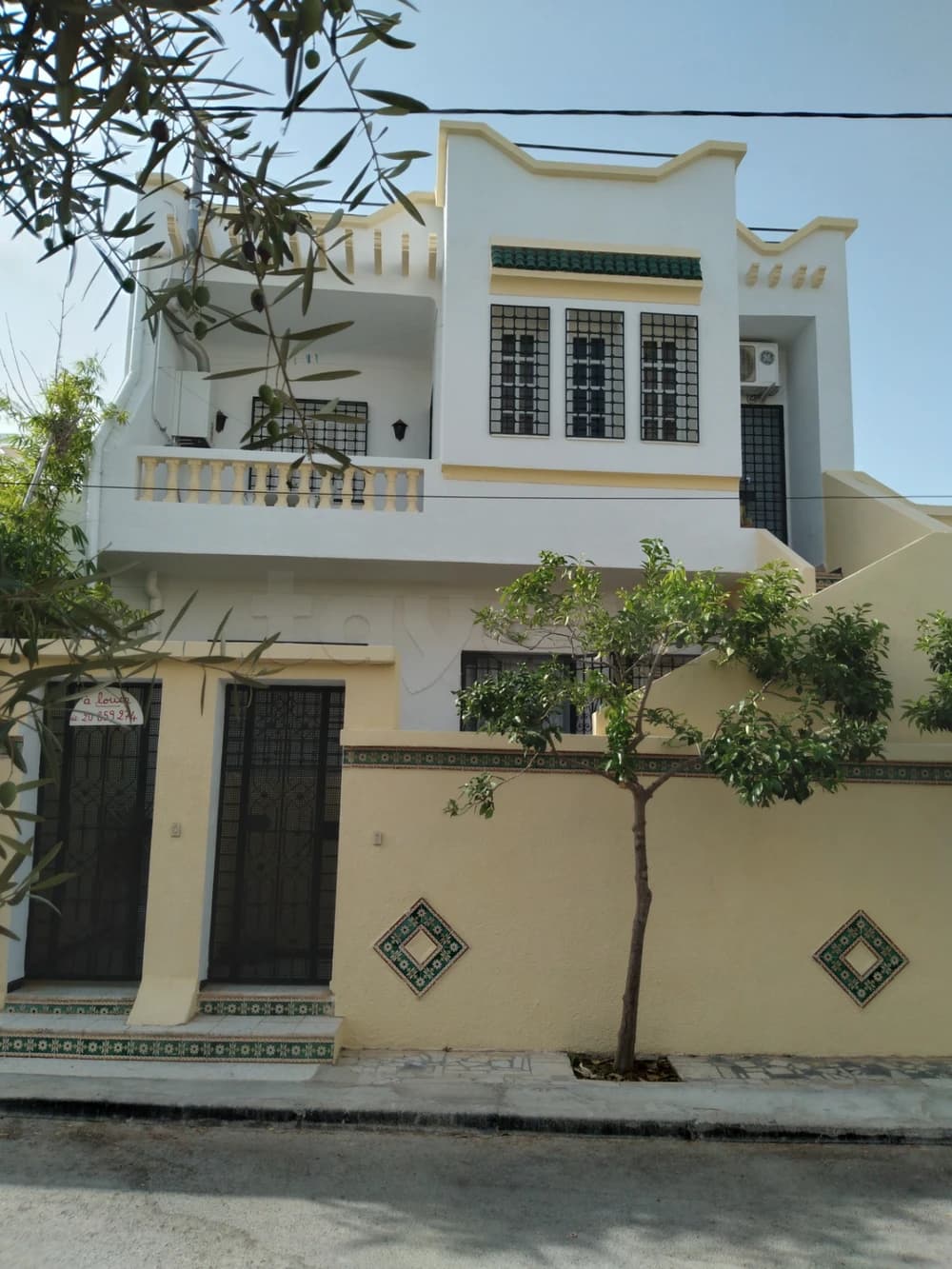 villa (S+2) à Hammamet R.D.C ou étage 