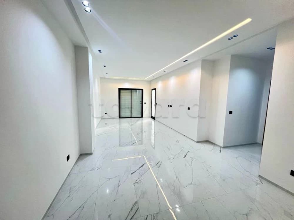 
🏠 À VENDRE | S+2 & S+3 – Haut Standing
📍 Nouvelle Soukra | 🗓️ Clés : fin  2025
💰 