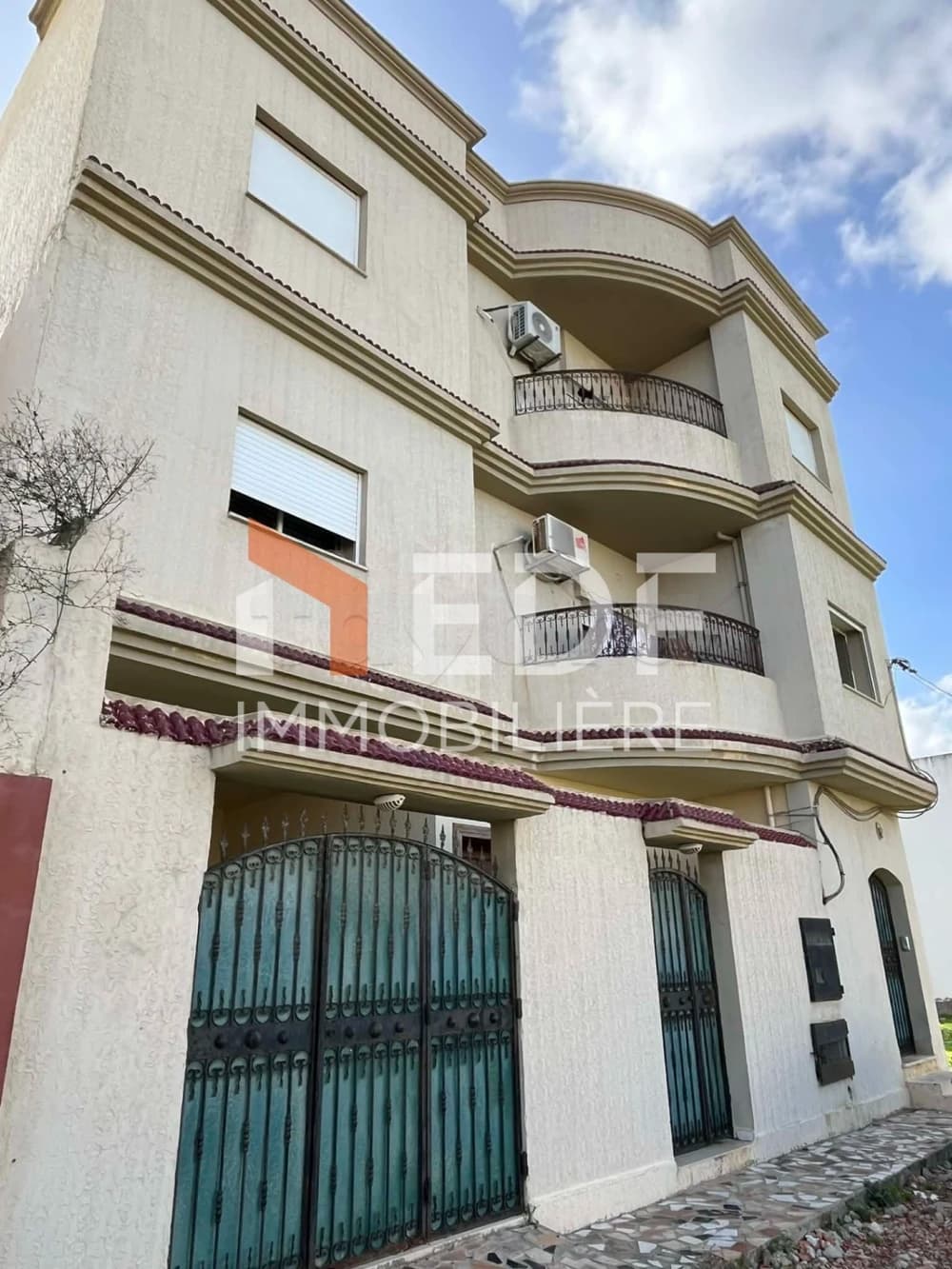  Maison R+2 à vendre à Ras Jebel, Réf 2684