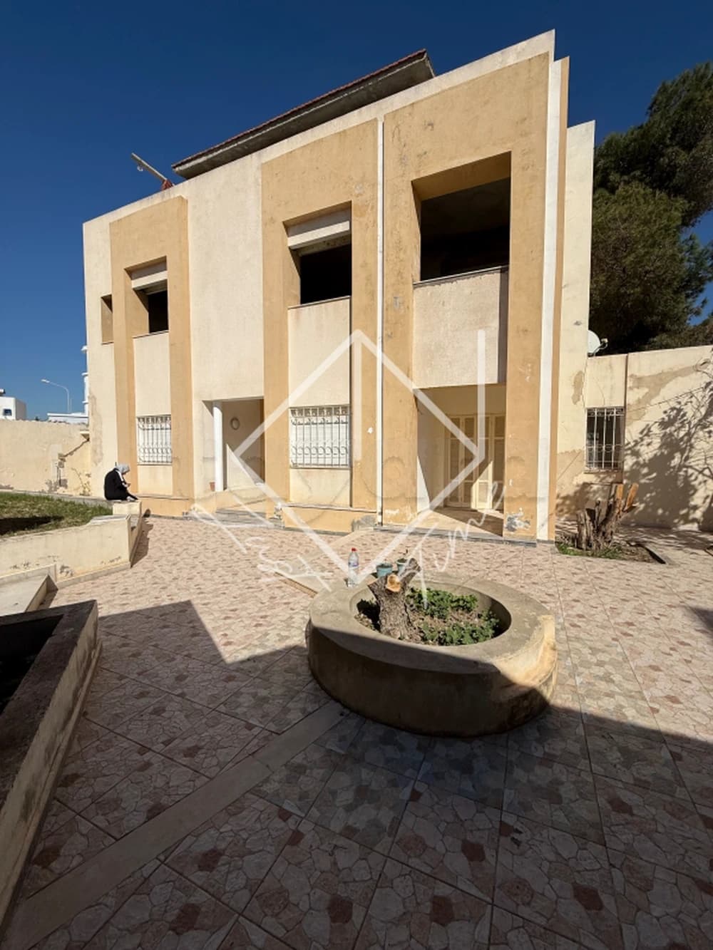 À vendre une Villa à cité Essahafa