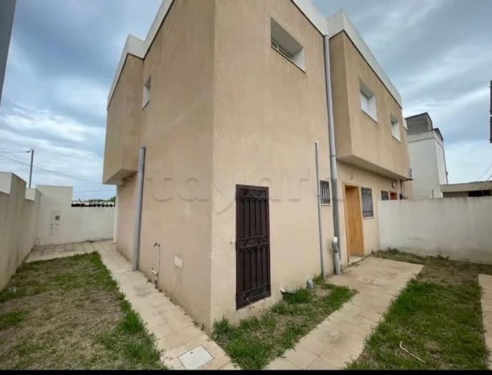 DUPLEXE A VENDRE +33781840786