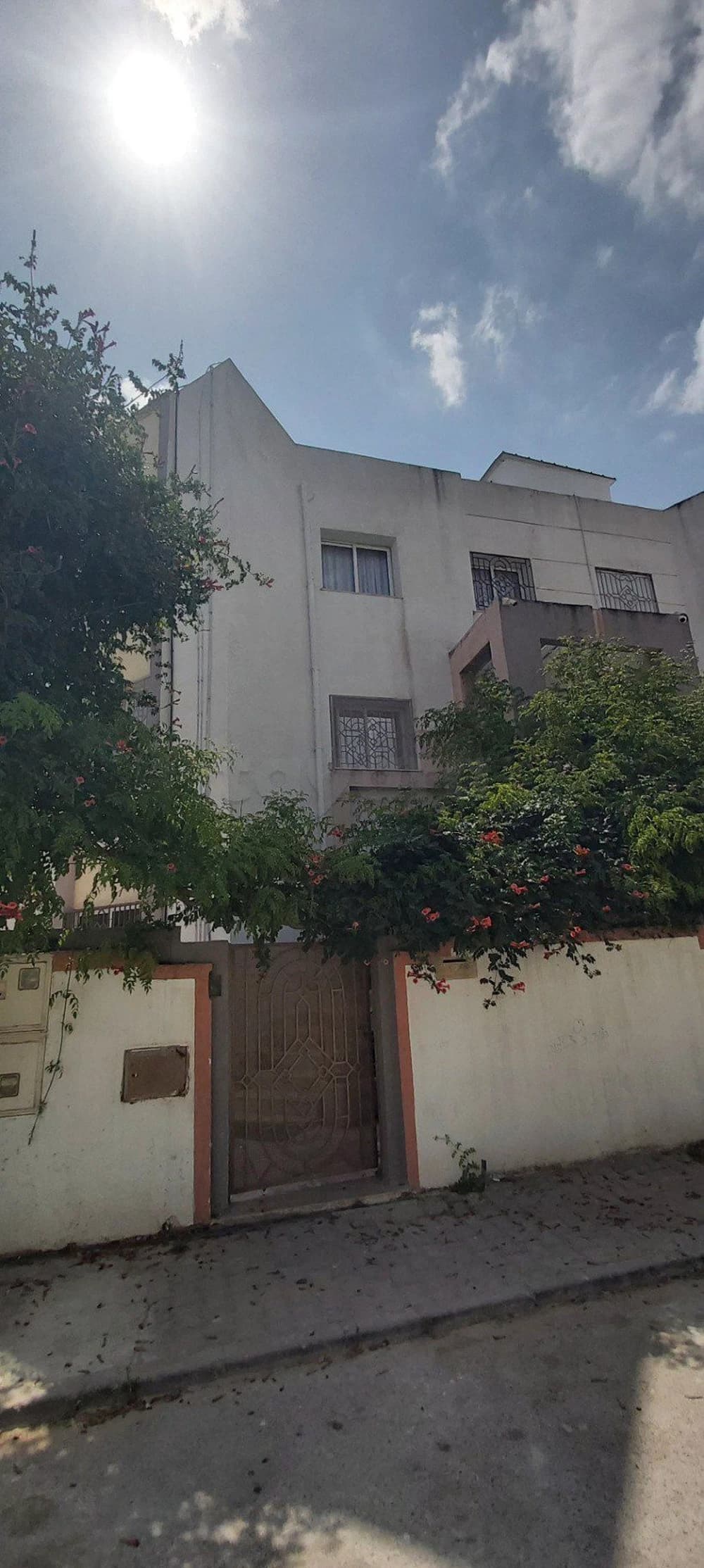 A louer appartement Standing S+1 au 3 ème étage d'une villa