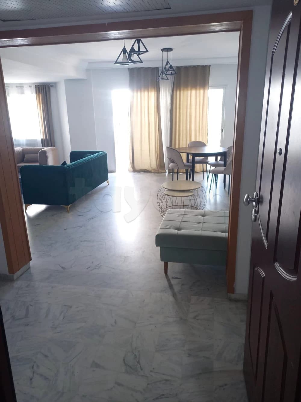 À VENDRE – APPARTEMENT S+3  LAC 2 (Près de l’Ambassade du Canada)  au 2ème étage 