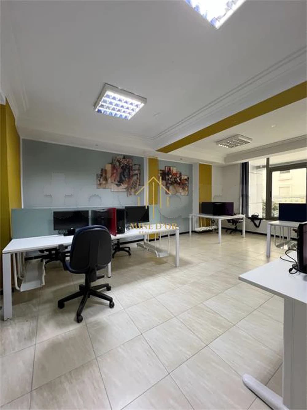 À Louer Bureau 190m² à 📍Montplaisir 