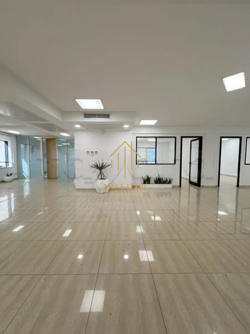 📣 Location plateau 430m² au Centre Urbain Nord  