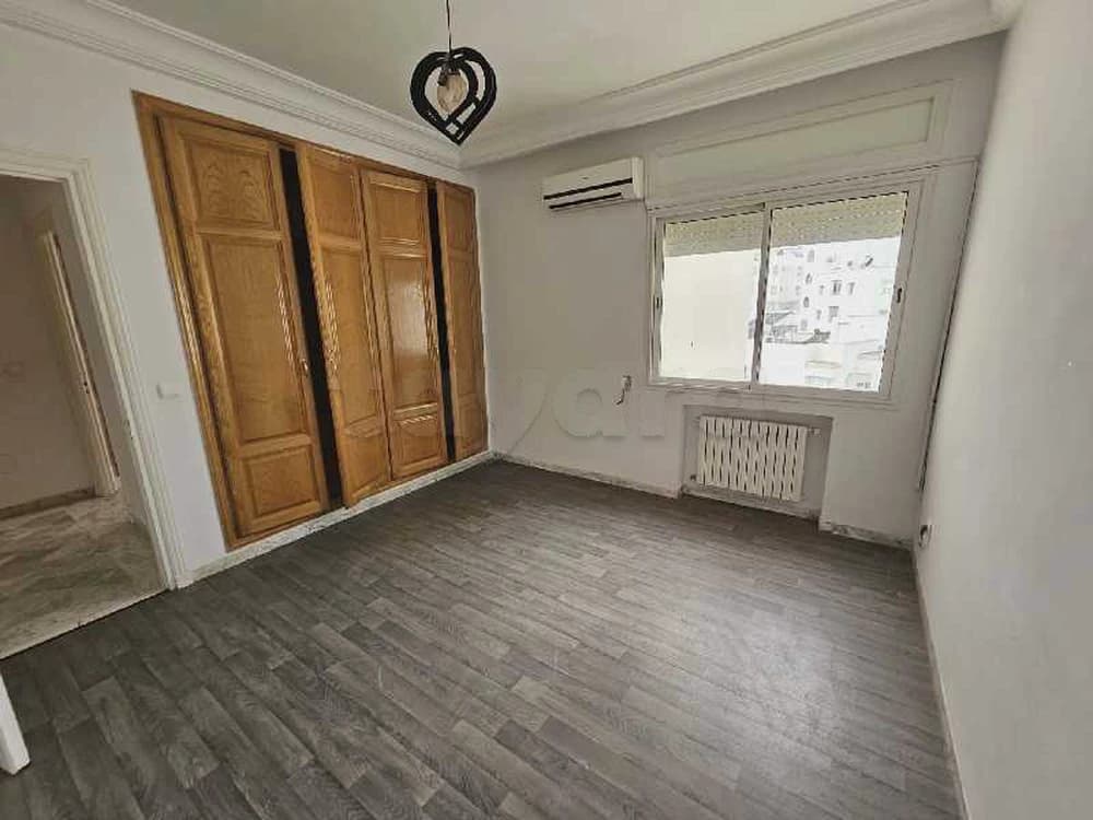 ENNASR 2 : APPARTEMENT S+2 À LOUER
