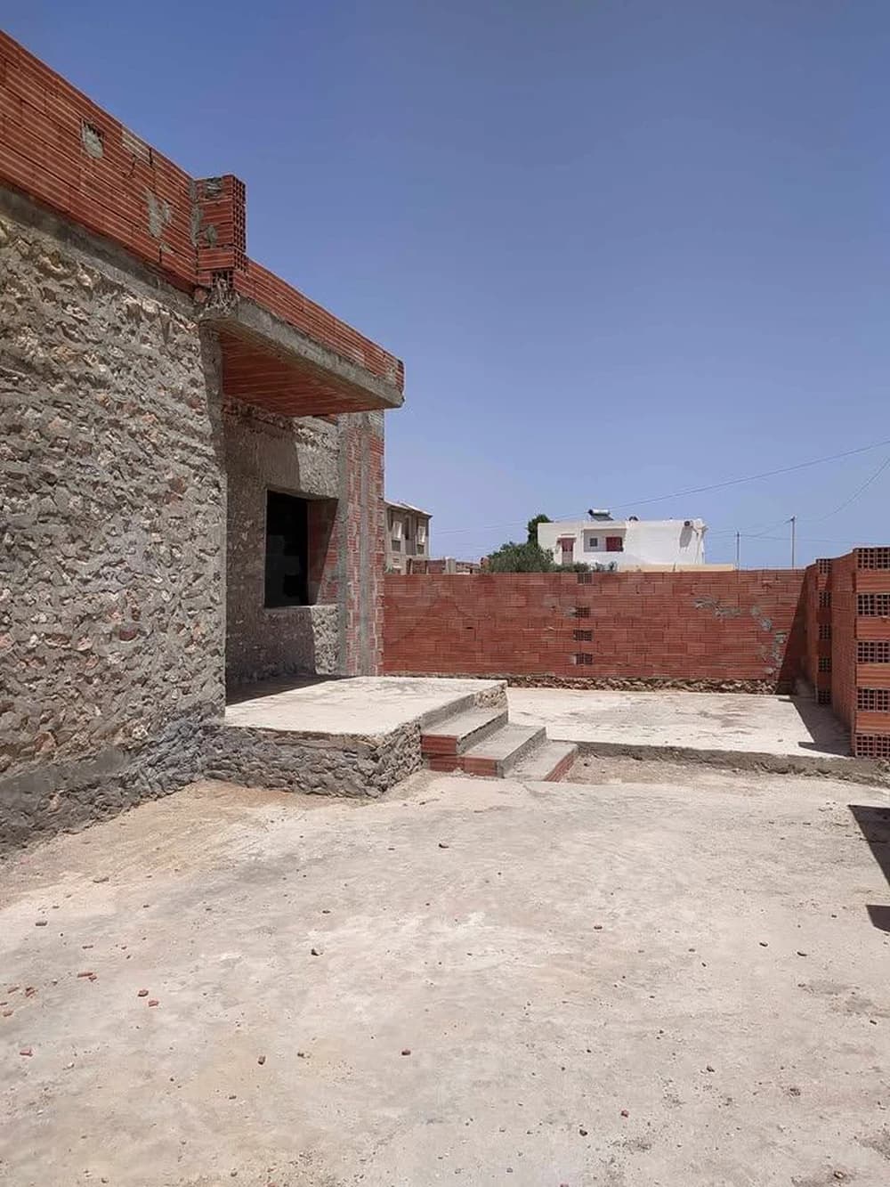 فرصة للبيع فيلا كركاس بني حجر بقصاص يعيش