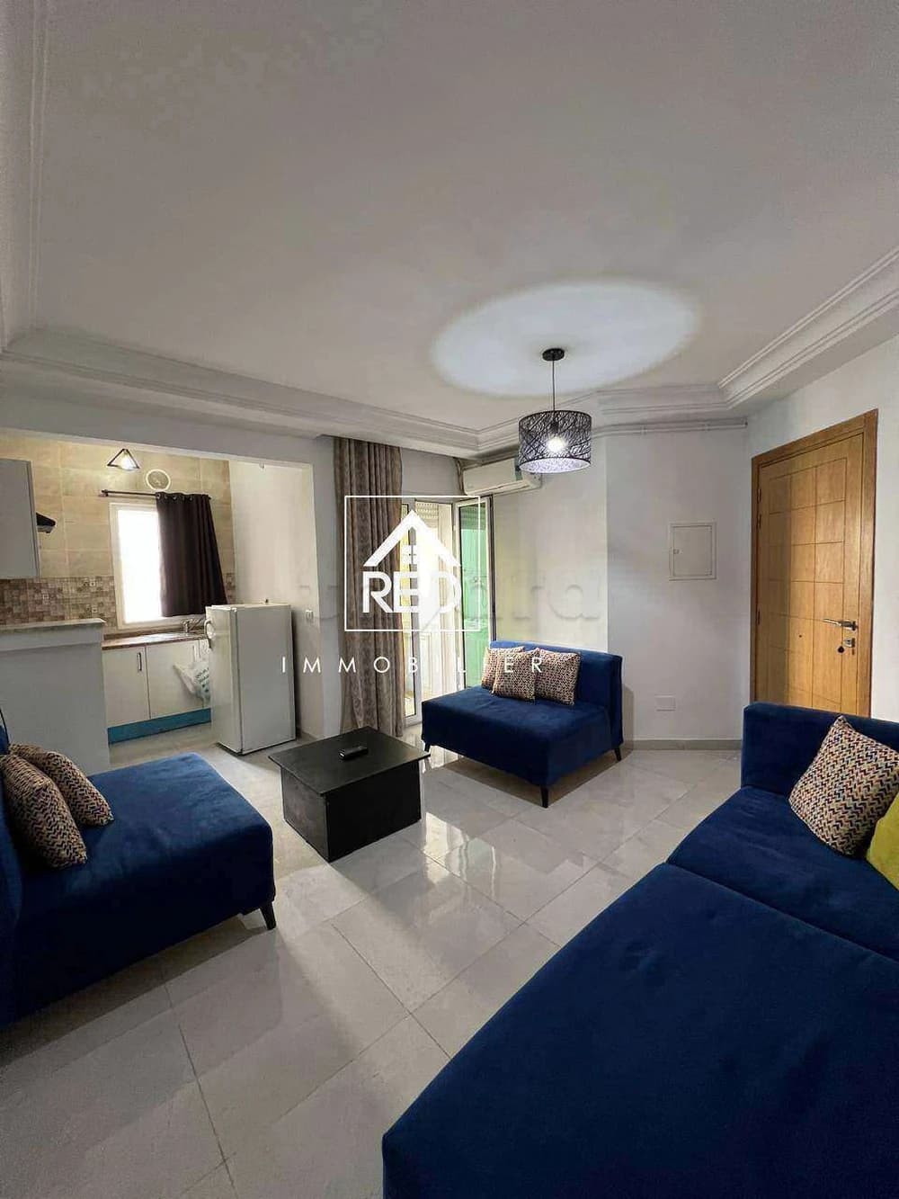 À VENDRE : Un appartement S+1, idéalement situé à Cité Wahat , dans un cadre moderne et paisible.