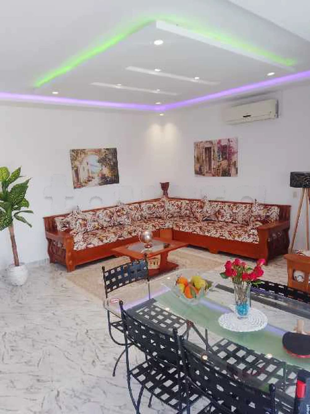 عشّ حب فاخر مع جاكوزي خاص في رواد