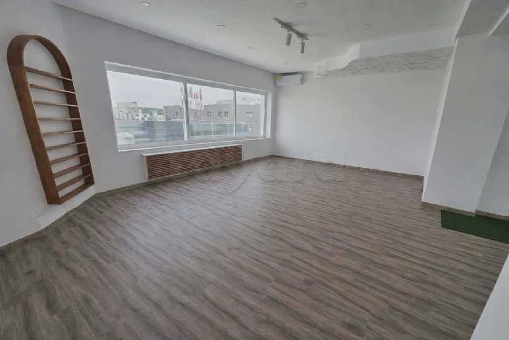 LES BERGES DU LAC 1 : OPPORTUNITÉ À SAISIR – BUREAU OPEN SPACE  USAGE BUREAUTIQUE OU COMMERCIAL A LOUER 