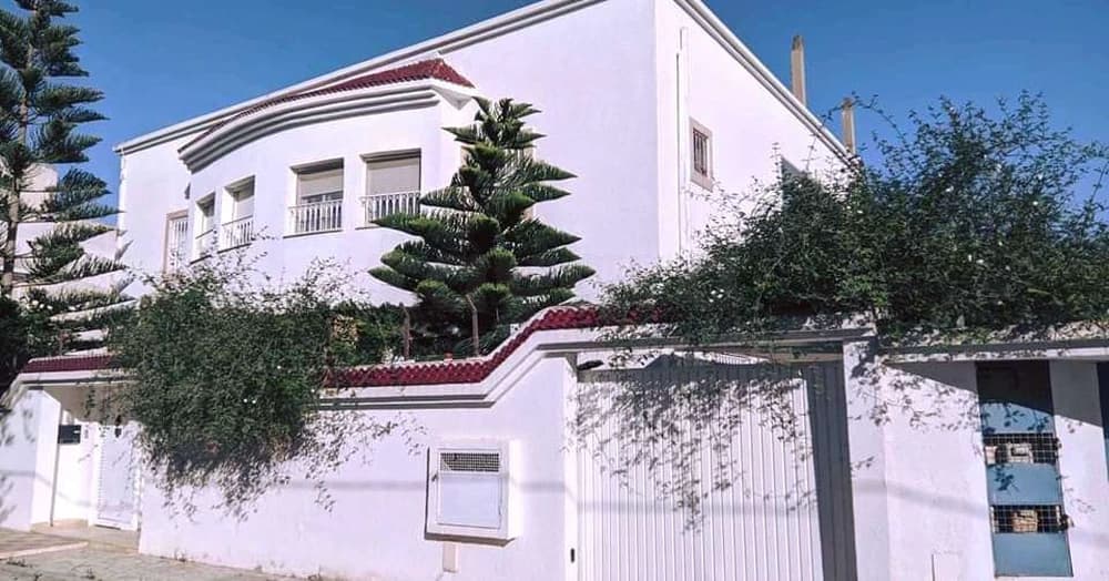 A Vendre une villa à Bhar Lazreg, La Marsa