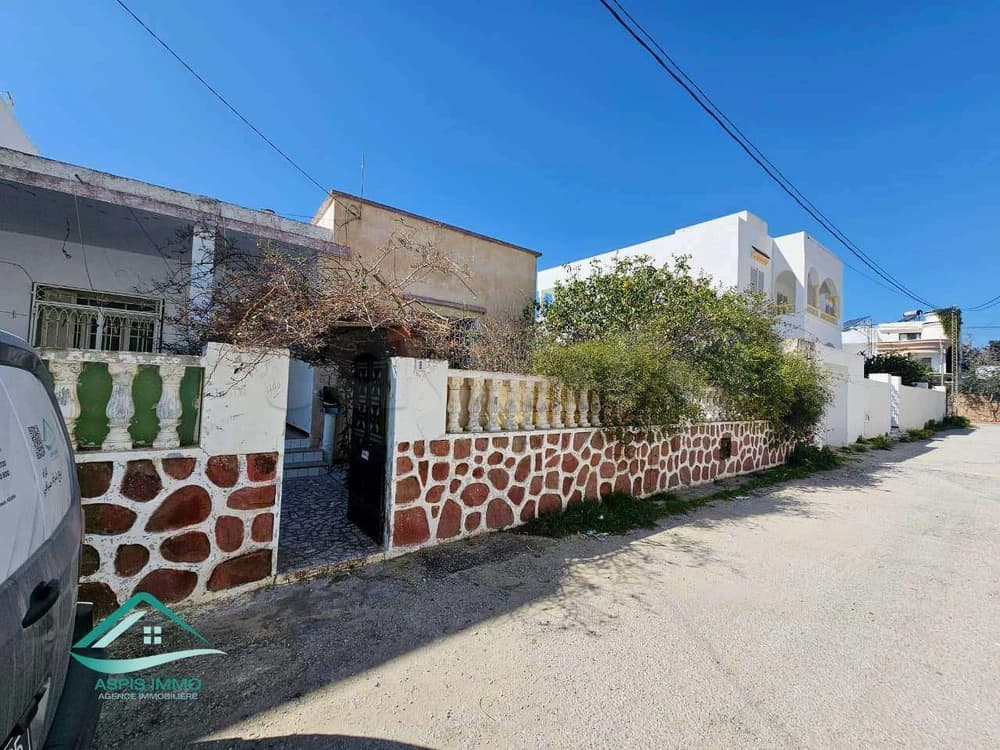 Villa 423 m² à cité Stade Kelibia