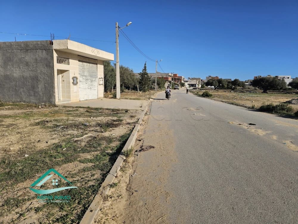 Terrain 400 m²  à cité Tahert Kelibia