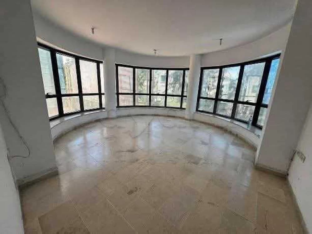 📍 MONTPLAISIR : BUREAU 2H+5 À LOUER