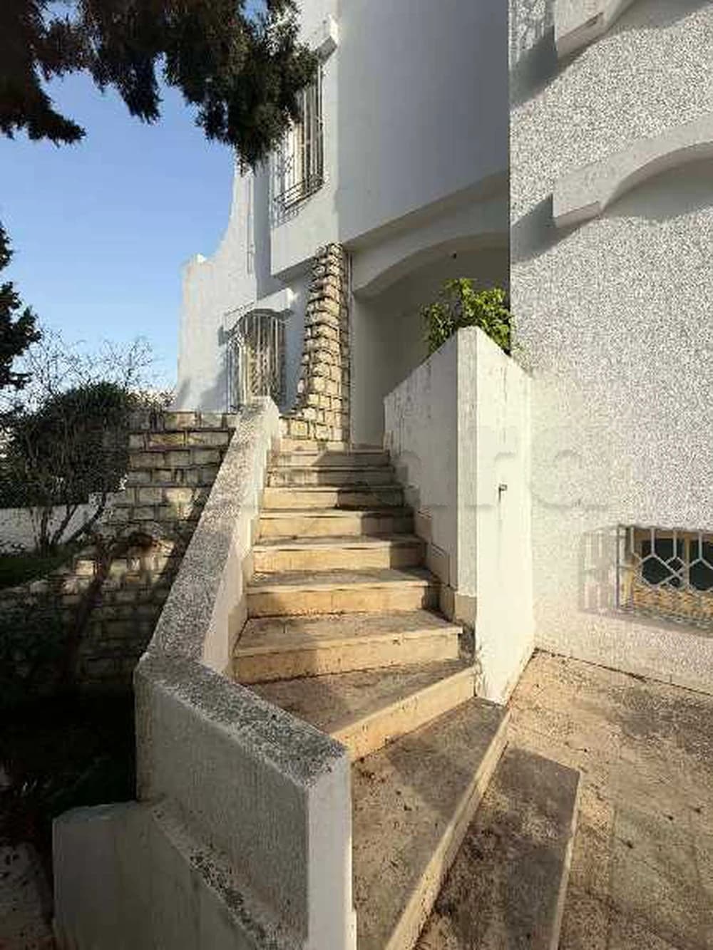 ENNASR 2  OPPORTUNITÉ  : VILLA À VENDRE 
