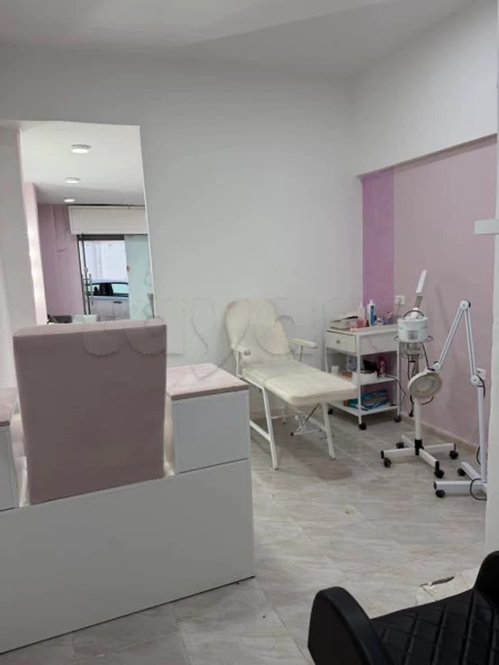  fond de centre d’esthétique à vendre  avec possibilité de changer l’activité 