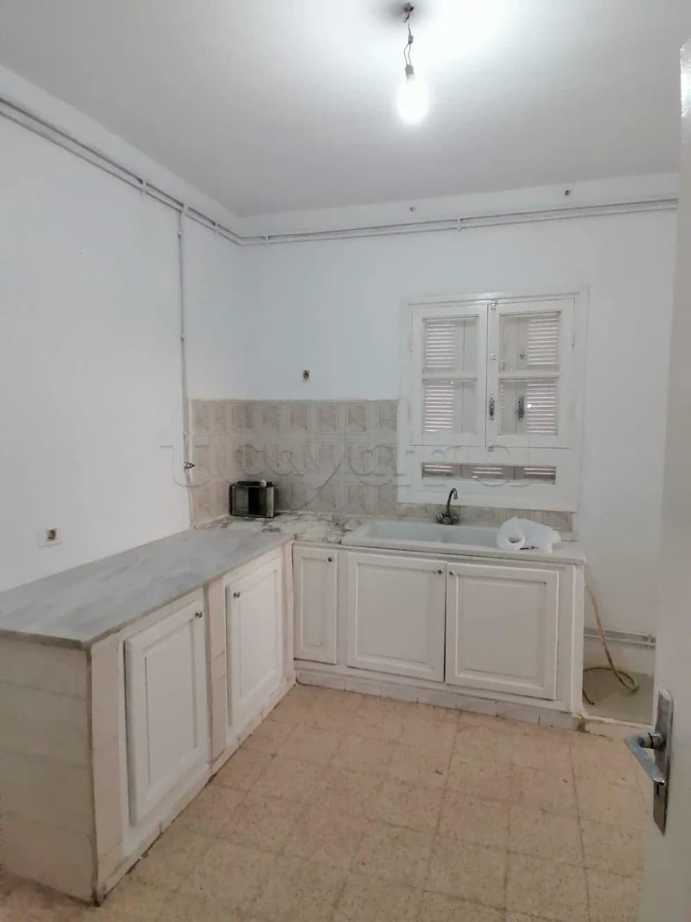 A louer un appartement S+3 à Boumhal