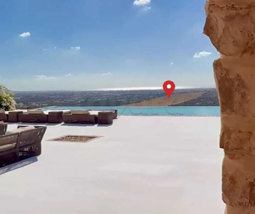 A vendre 1000m² au Monchar