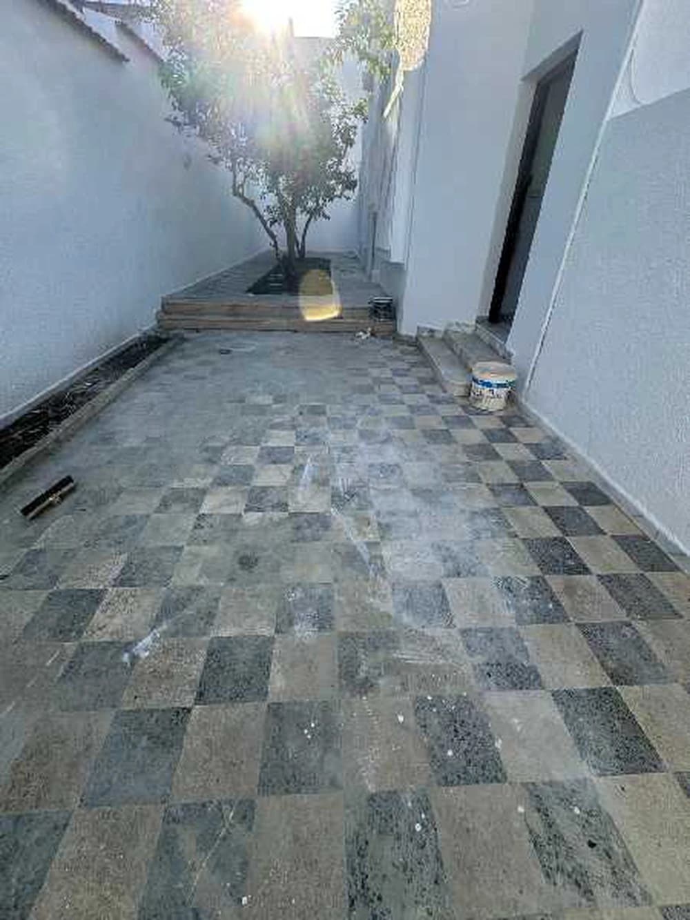 À louer étage de villa à ennasr 