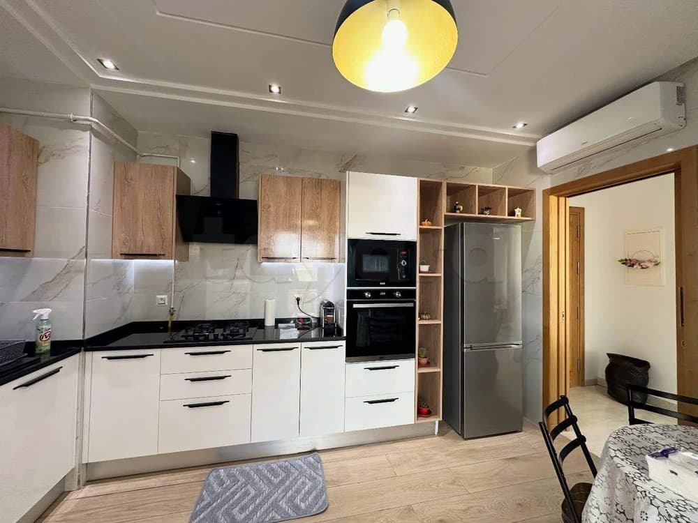 A louer un luxueux appartement s+2 richement meublé à la corniche-Sousse