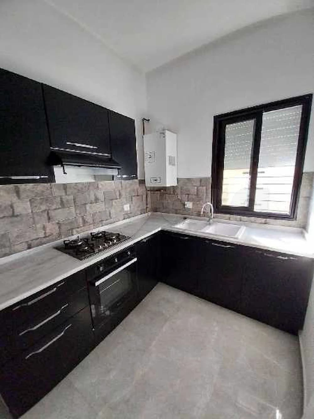 📍 RIADH EL ANDALOUS – À VENDRE | VILLA PLAIN-PIED 
