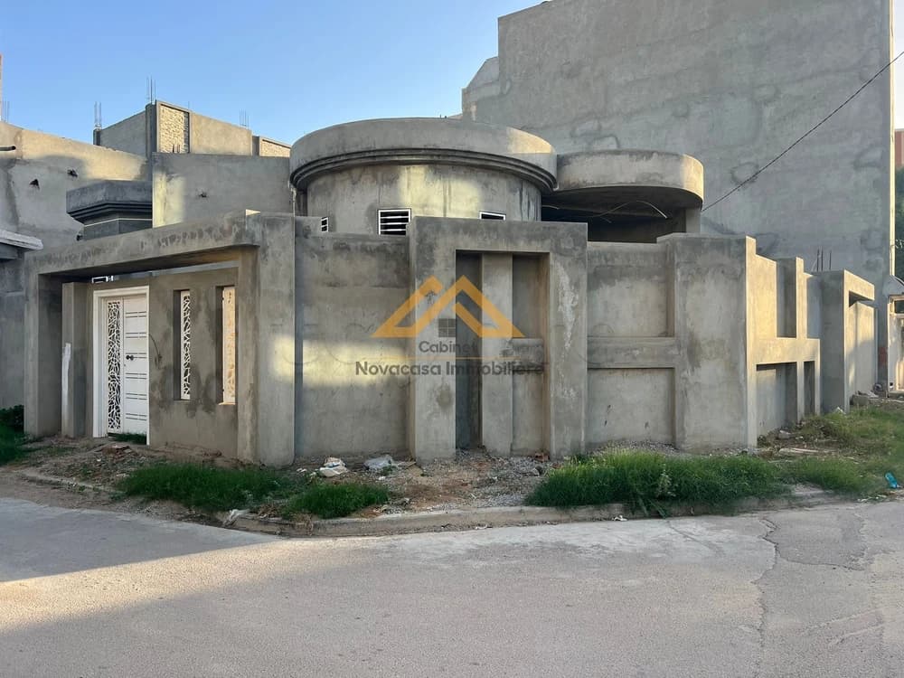 Villa Inachevée à Vendre – Une Opportunité à Saisir