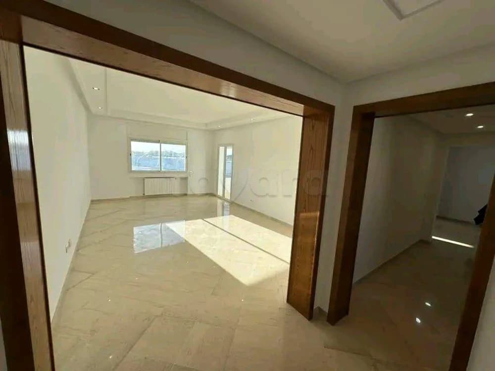 À VENDRE Superbe S+3 rénové Ain Zaghouan Nord 