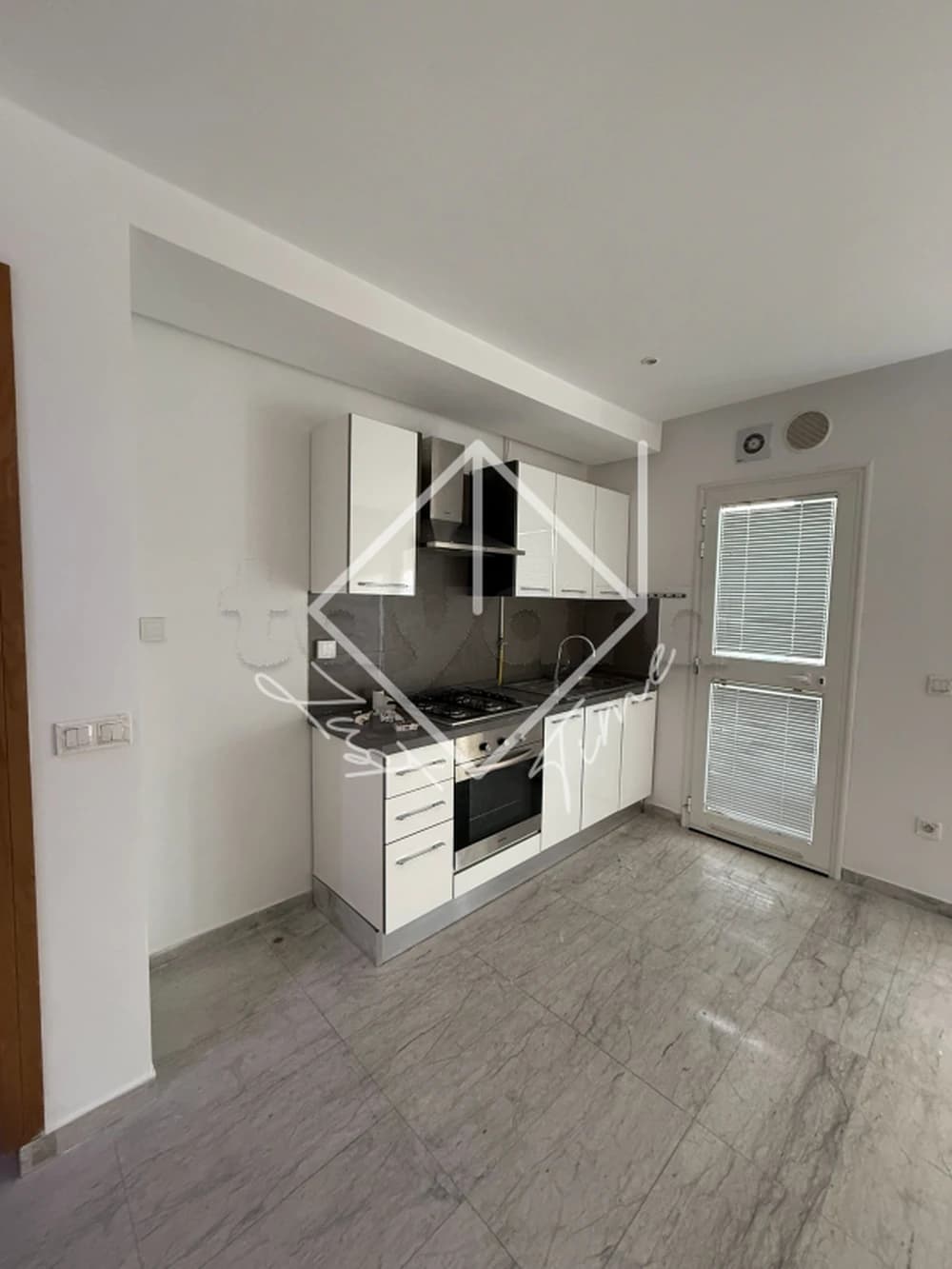 Appartement S+1 à louer à riadh landalous