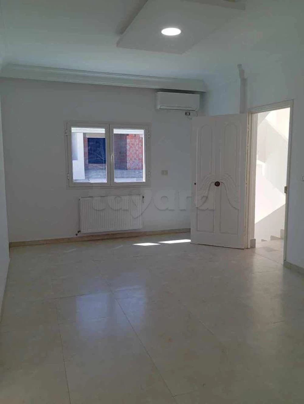 A Sahline Un S  plus deux sans meubles 