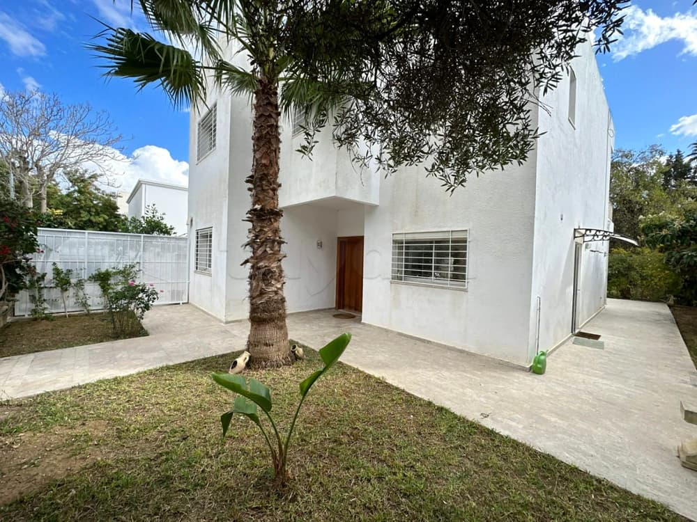 Villa S+3 avec jardin à Mutuelle ville