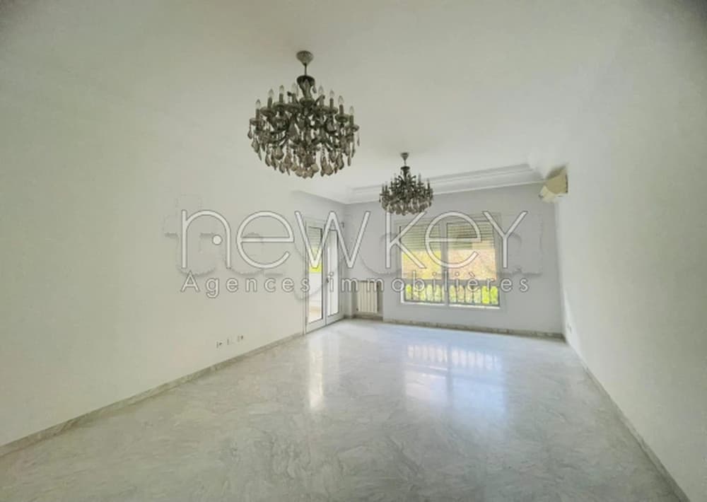 A louer un s+3 à la Marsa